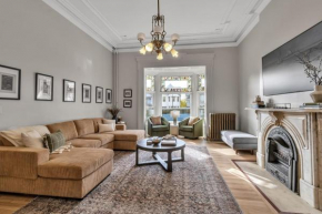 Spacious Second Empire Suite at The Platt Mansion
